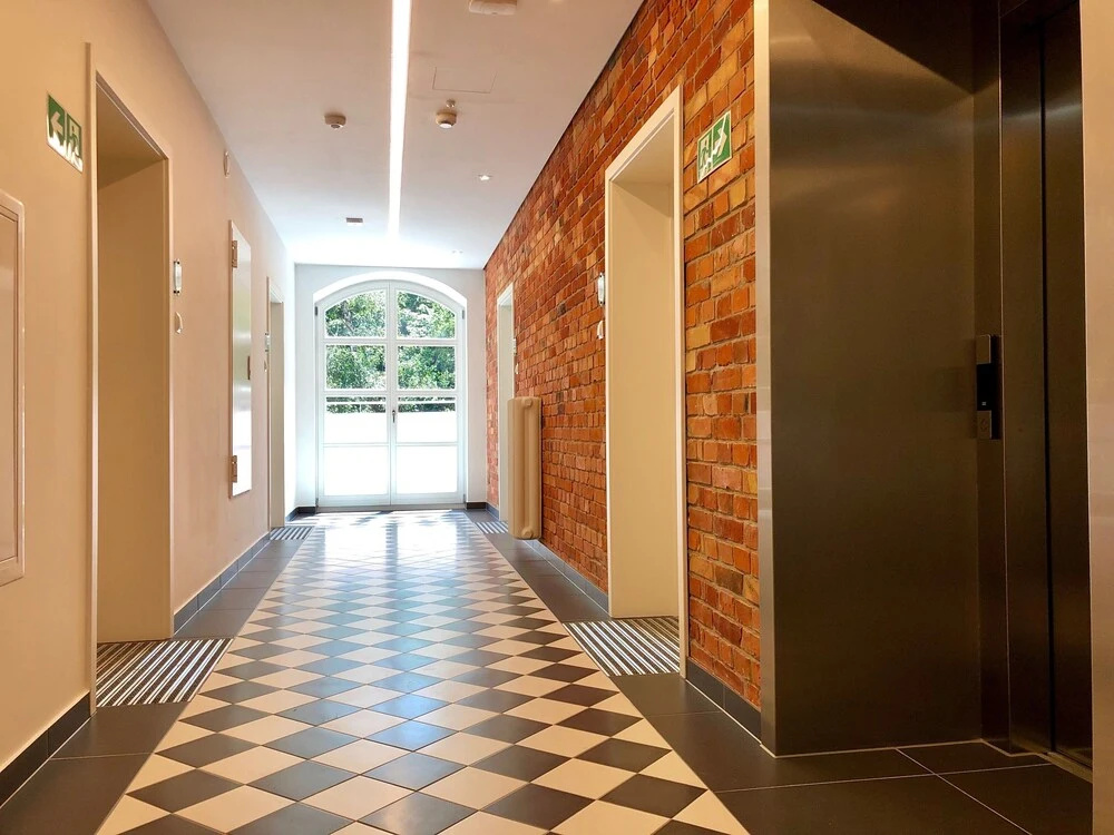 Lobby & Reception