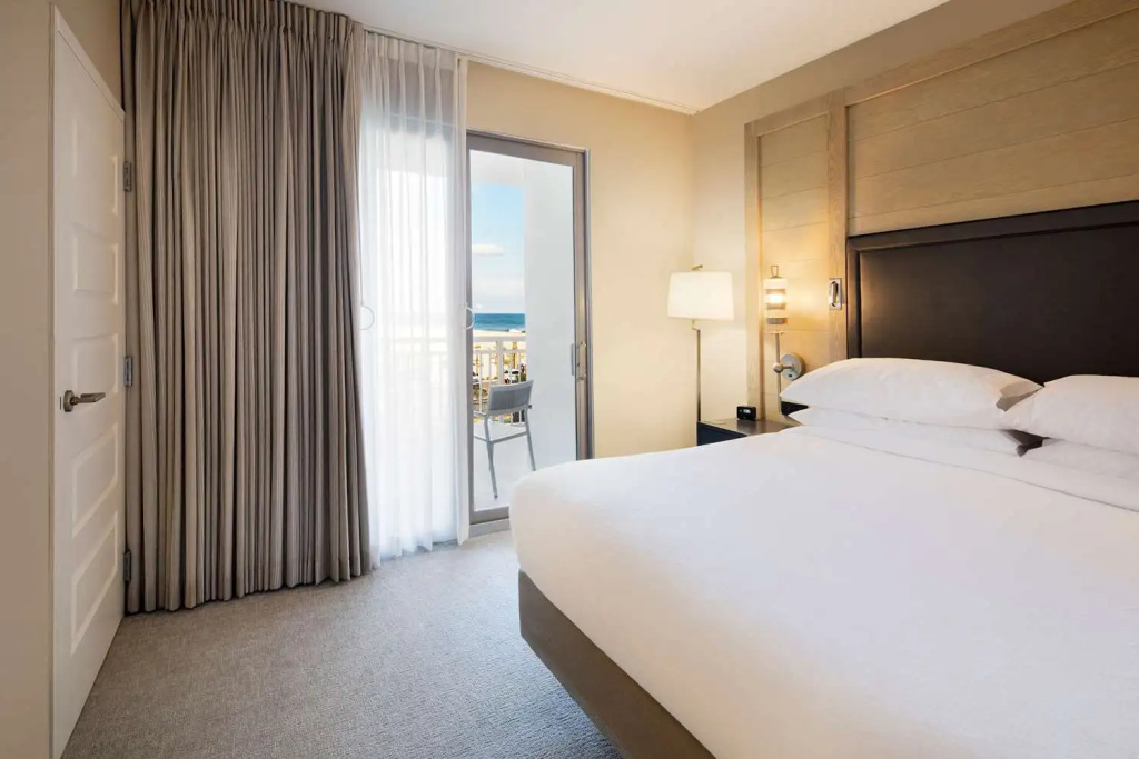 Suite with balcony