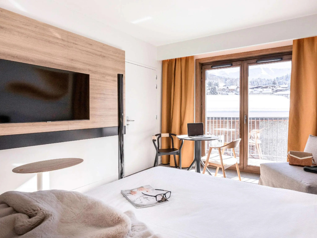 Superior Double room with land view (full double bed)