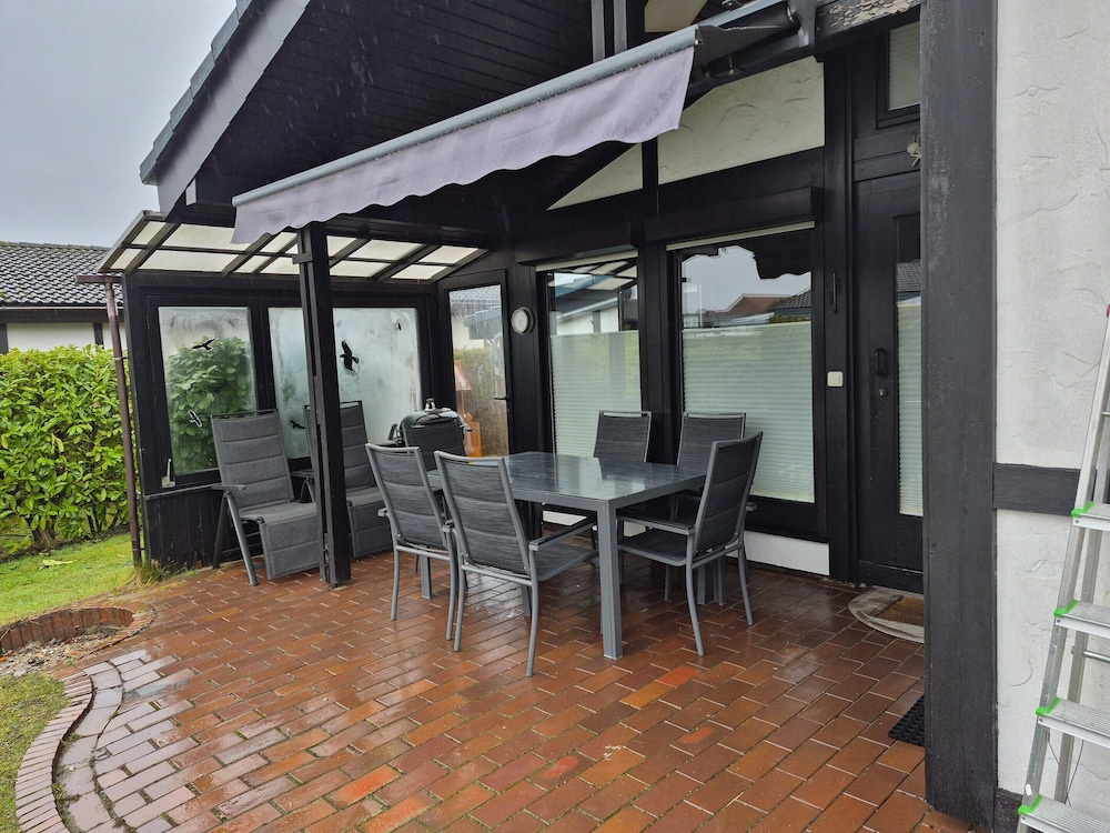 Freistehender Ferienbungalow im Fachwerkstil