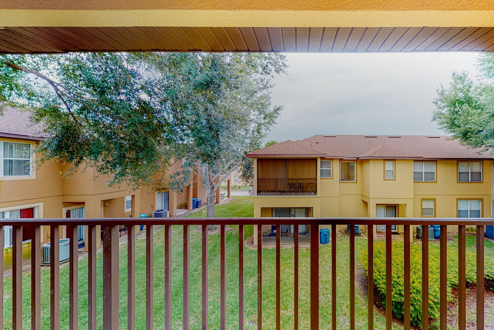 Sunny Oasis Townhouse in Davenport With Resort Amenities, Near Disney