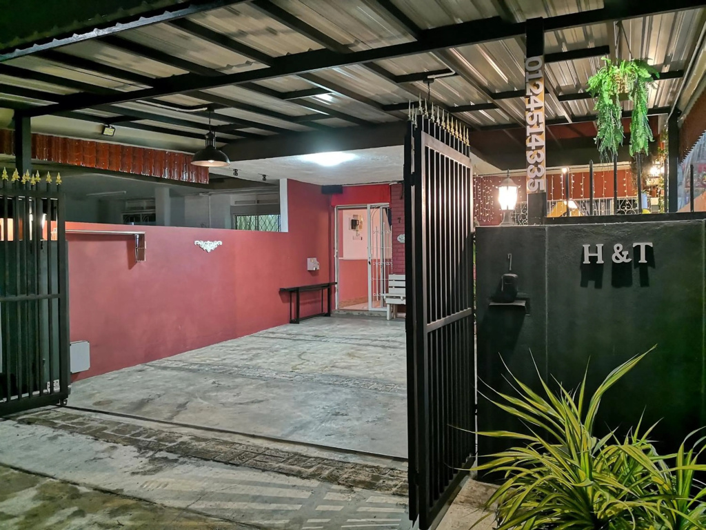 H&T Vintage Decor Homestay