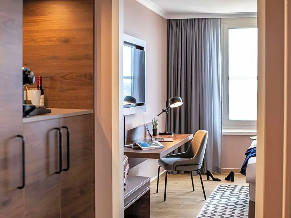 Luxury Double room (full double bed)