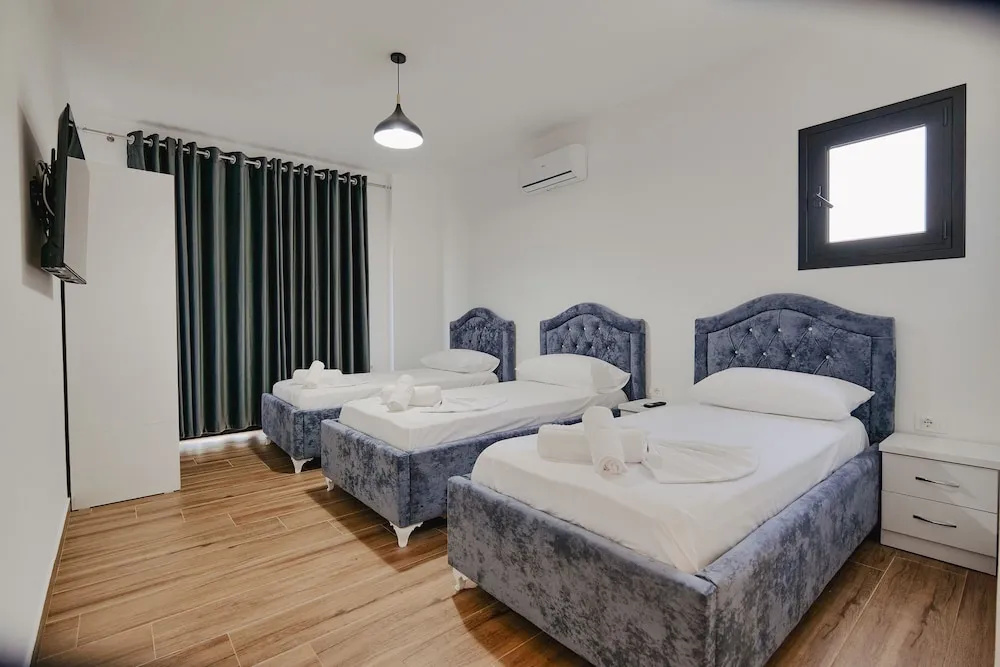 Standard Triple room with balcony