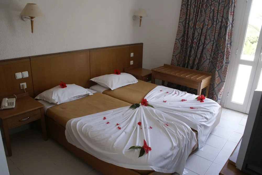 El Mouradi Club Selima — 3