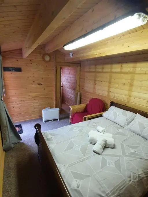 17b DB Airbnb