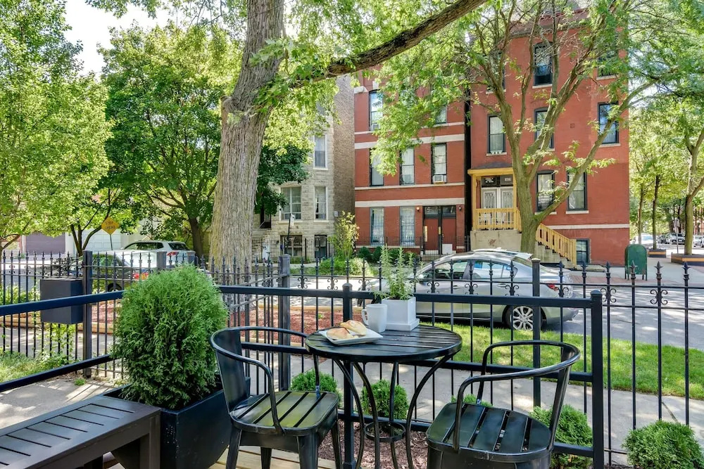 Division St Designer Home in Heart of Wicker Park by AllSet Turnover
