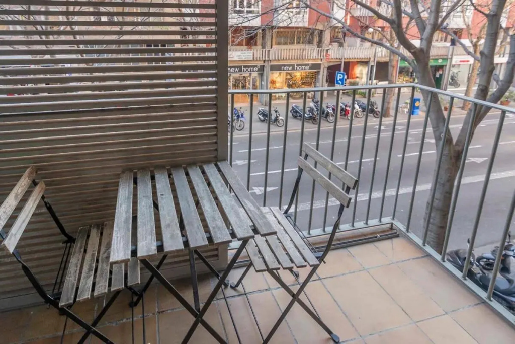 Modern and bright apartment in Eixample 1-2