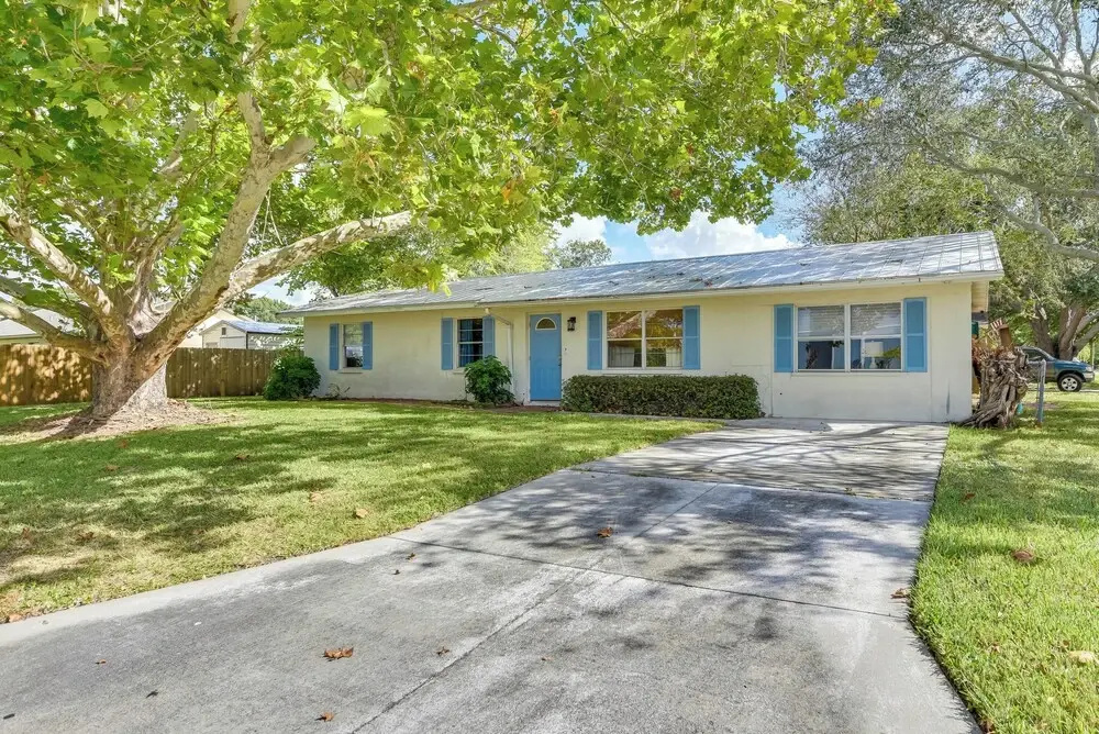 3 Mi to Riverwalk: Pet-friendly Home w/ Yard!