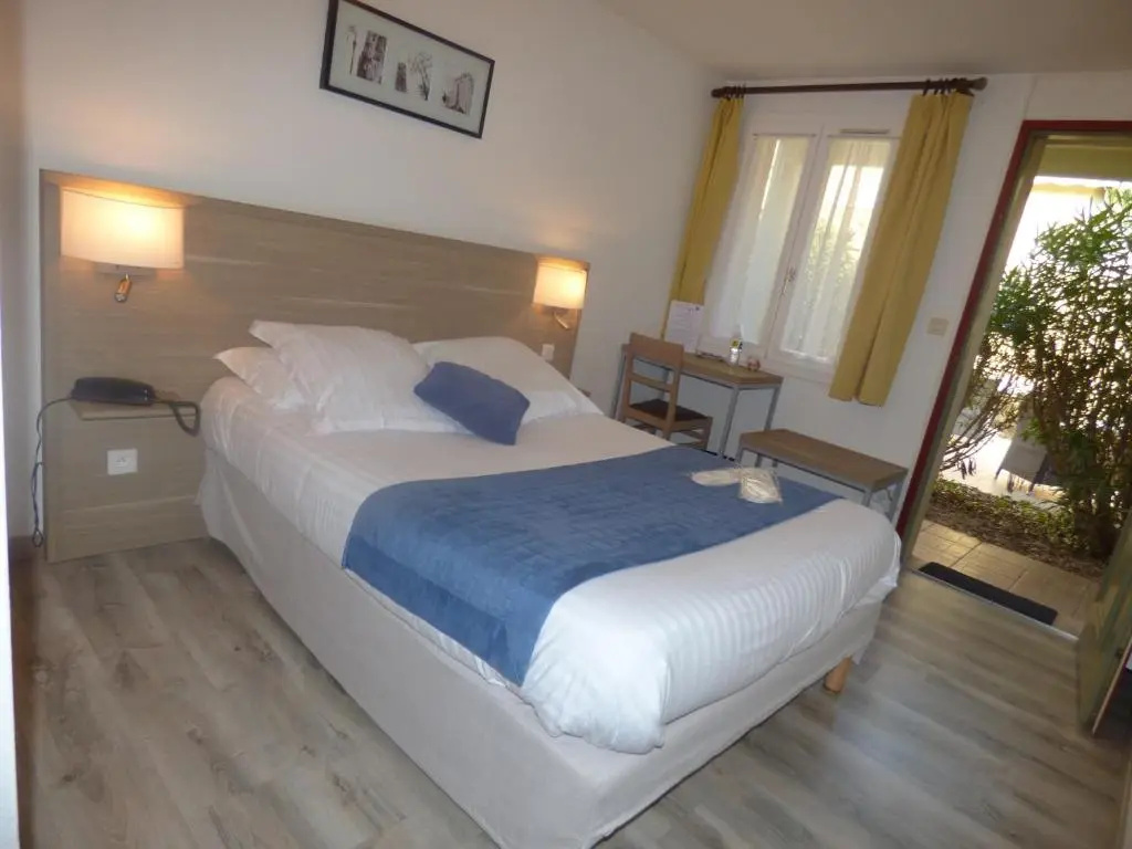 Standard Double room (full double bed)