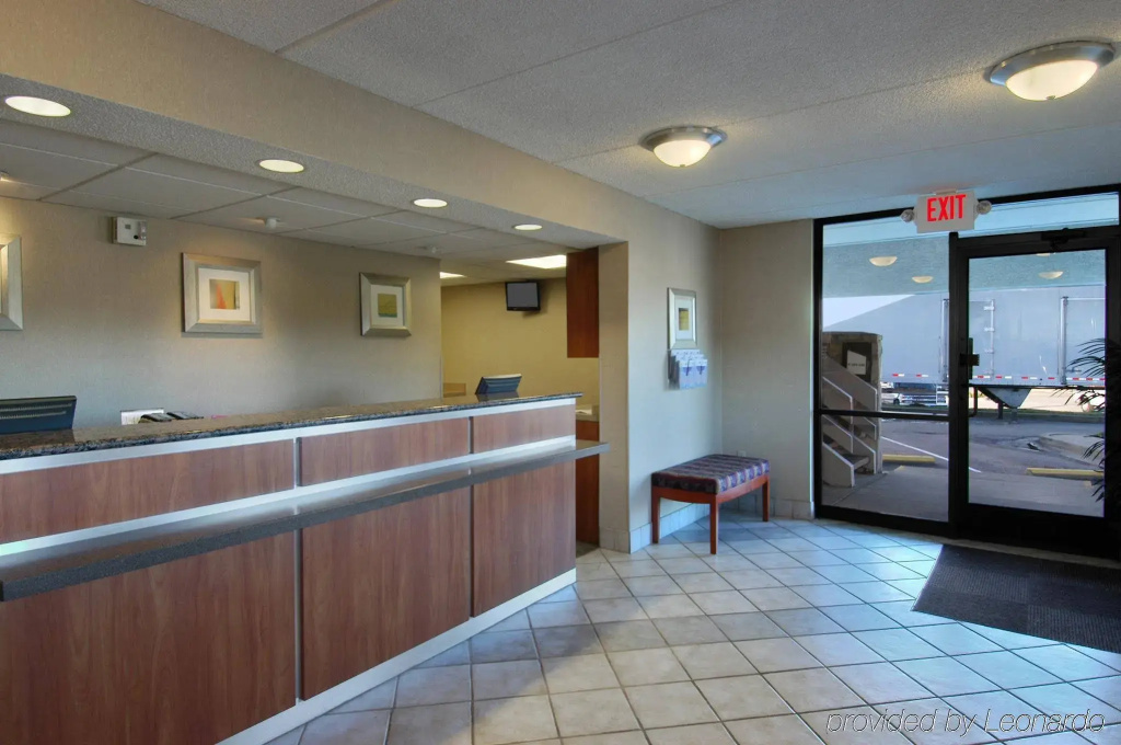 Red Roof Inn PLUS+ Nashville North - Goodlettsville - фото 36