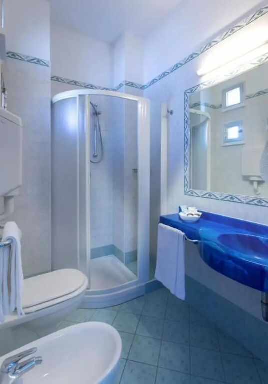 Standard Triple room with balcony and with sea view