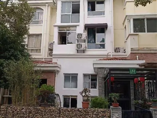 Sanjiantang Jingshe Boutique Homestay in Shanghai