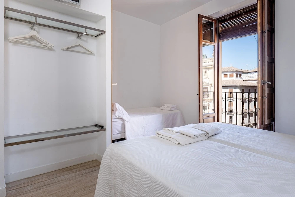 Standard Triple room with balcony