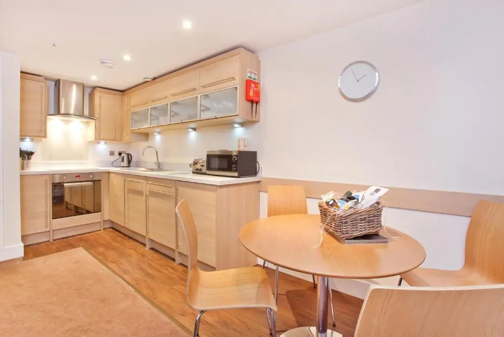2 Bedrooms Apartment