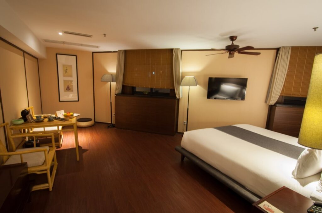 The Hotel Zen Urban Resort by null