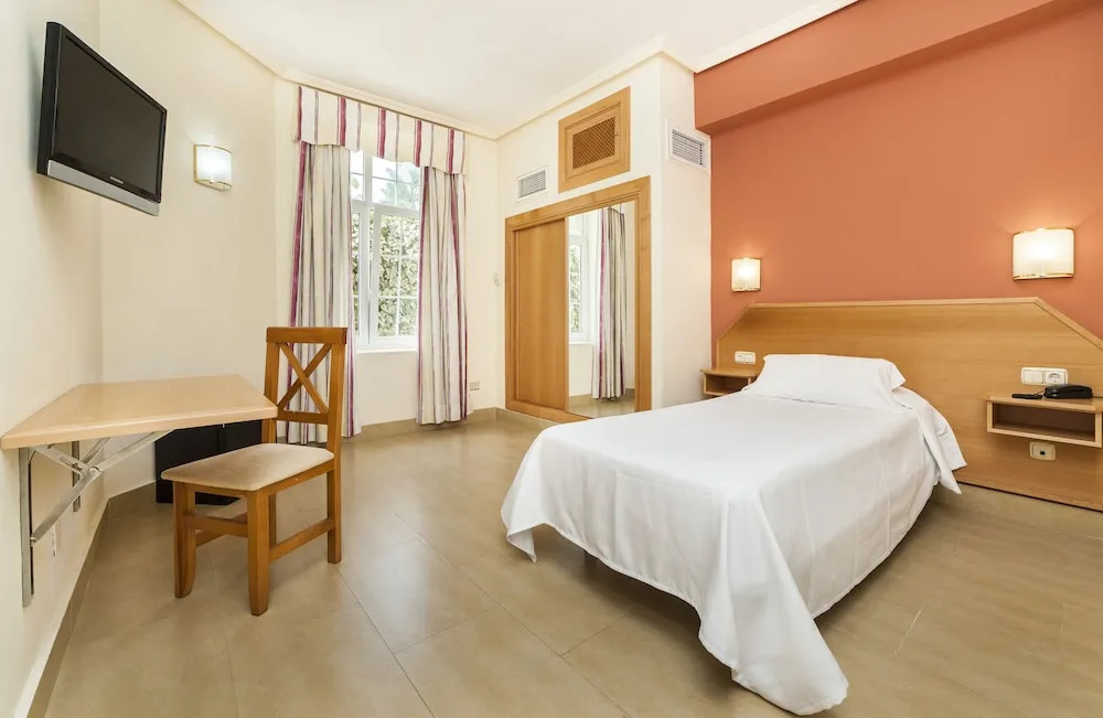 Globales Reina Cristina - Chambres