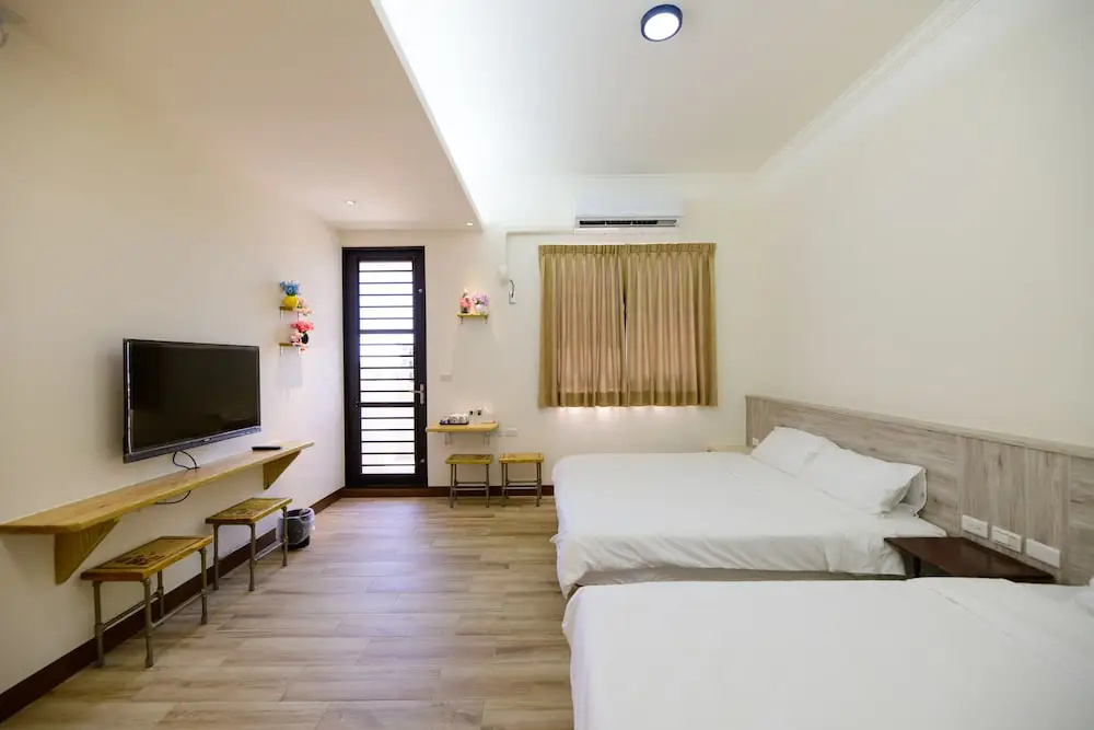 1 Bedroom Standard Quadruple room with balcony