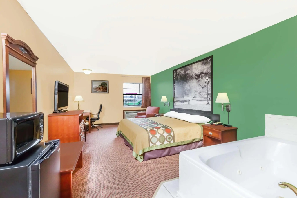 Double Suite (full double bed)