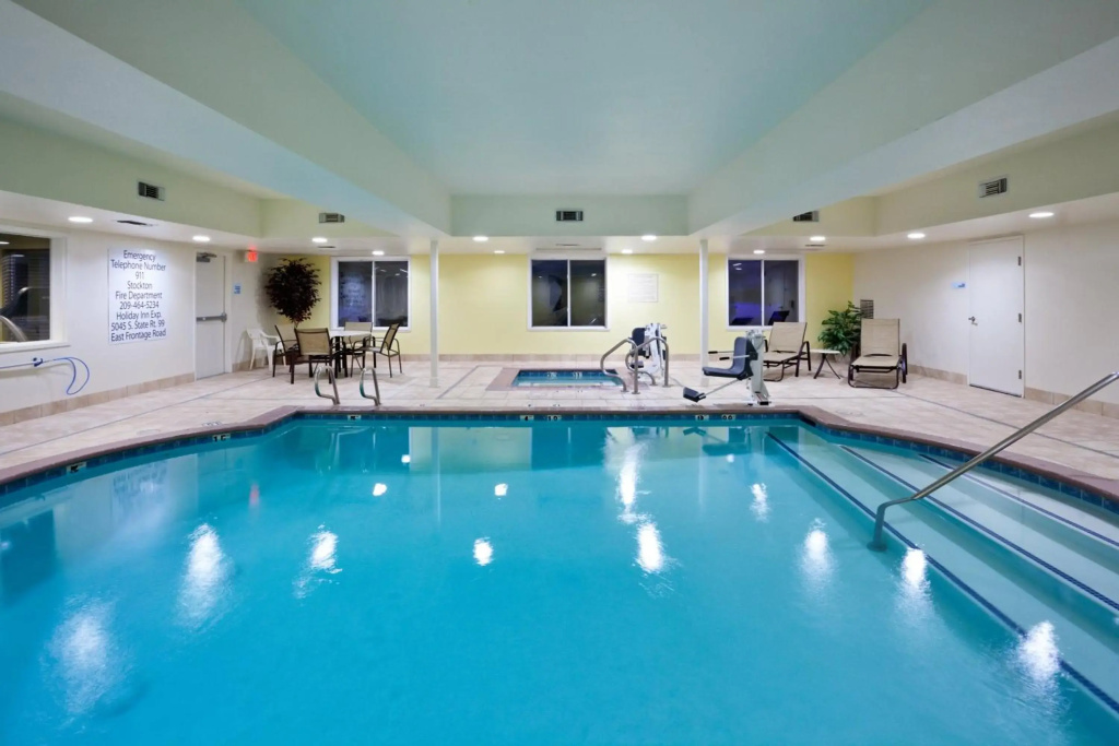 Holiday Inn Express Stockton Southeast by IHG - фото 16