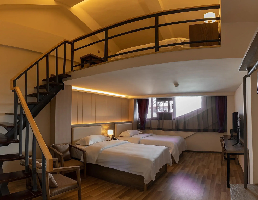 The Hump Youth Hostel by null