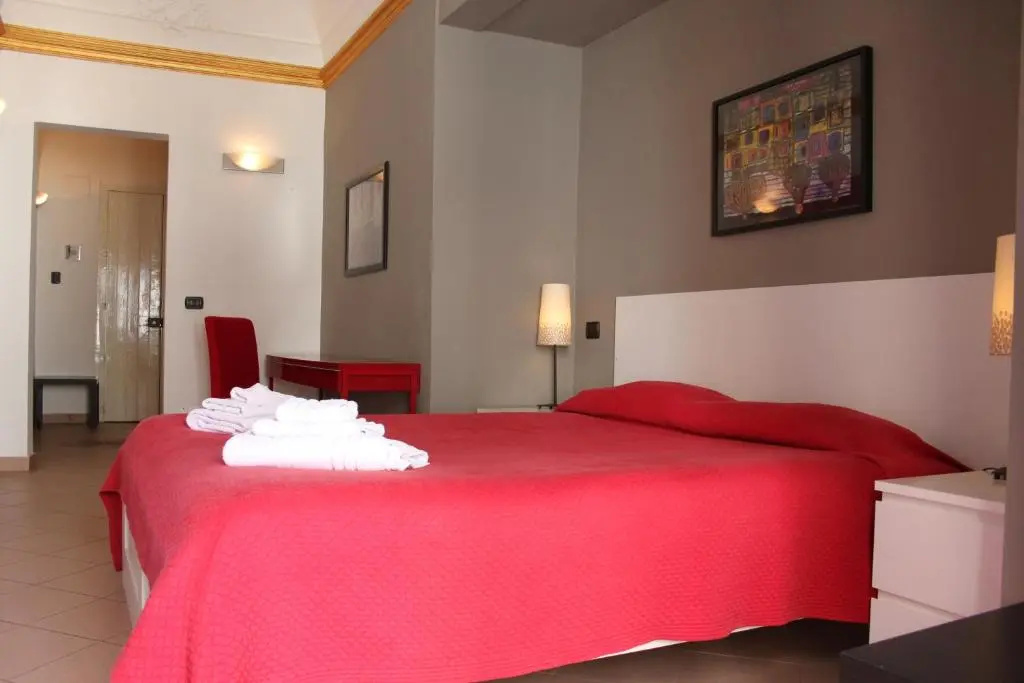 Standard Double room (full double bed)