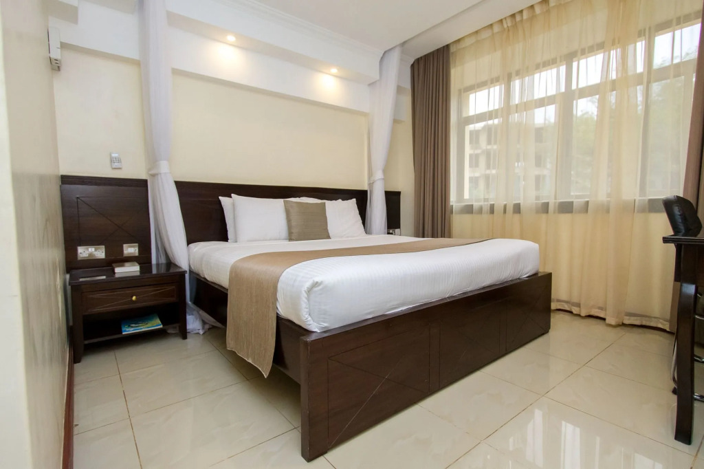 Pinecone Hotel — фото 5