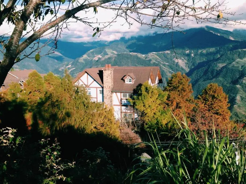 Standard room with mountain view