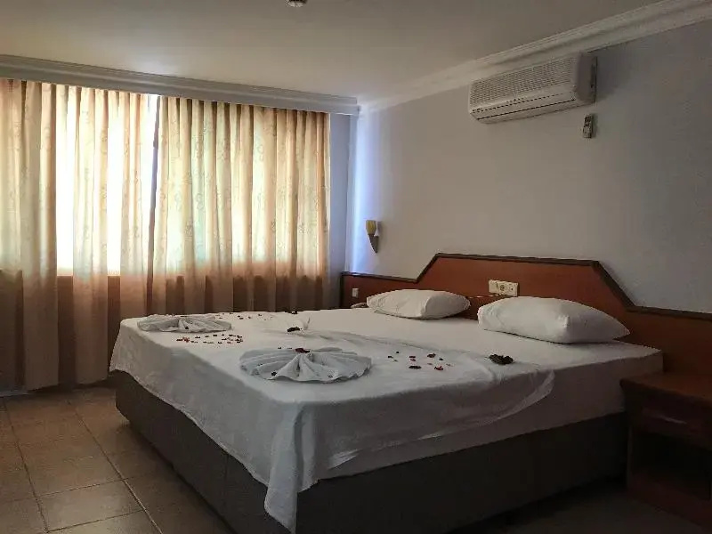 Muz Hotel — 2