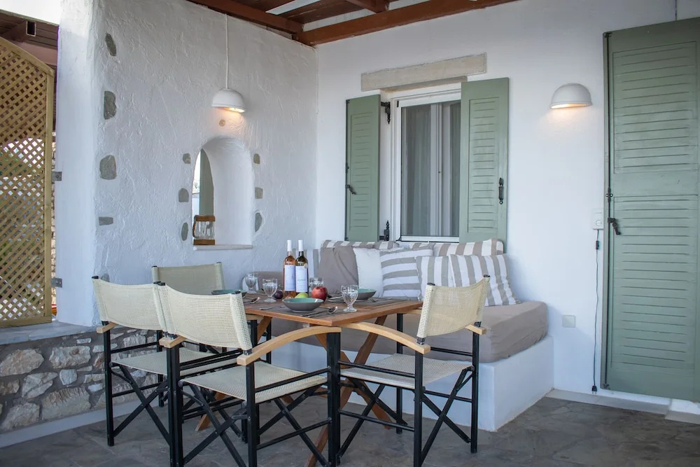 Villa for 6 Guests With Private Pool! In Agia Irini - Walking Distance to Beach!