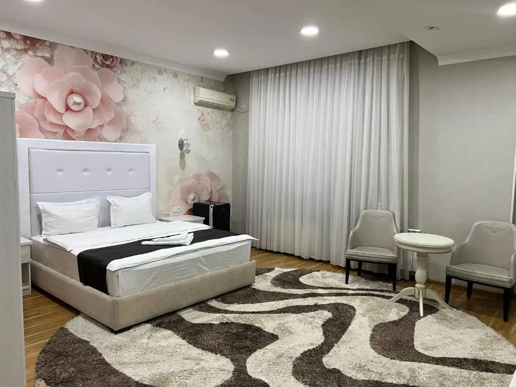Deluxe Double room with balcony (full double bed)