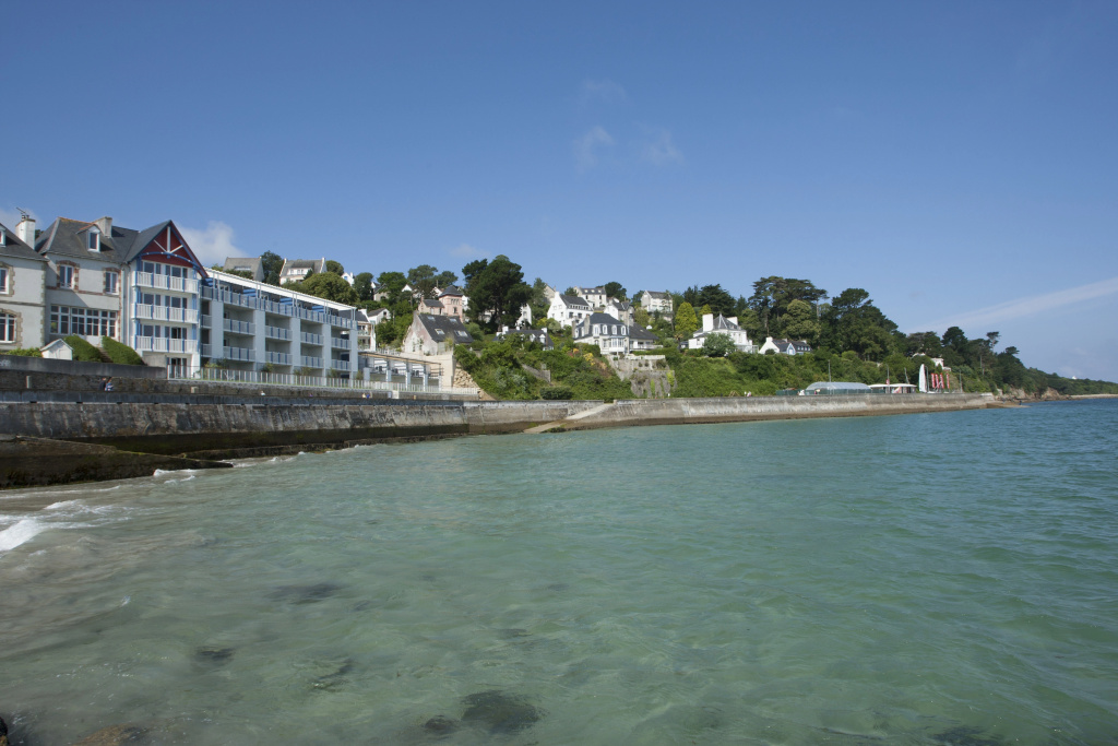 Beach & Waterfront