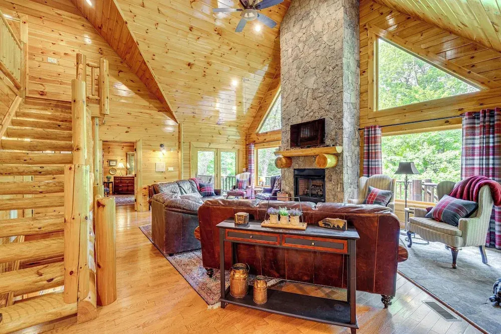 Hike, Fish & Golf: Burnsville Retreat w/ Deck! - фото 10