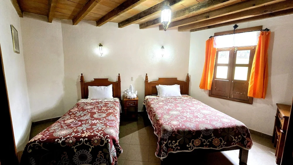 Hotel Plaza Baratillo - Chambres