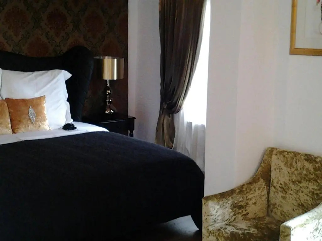 Deluxe Double room with balcony (full double bed)