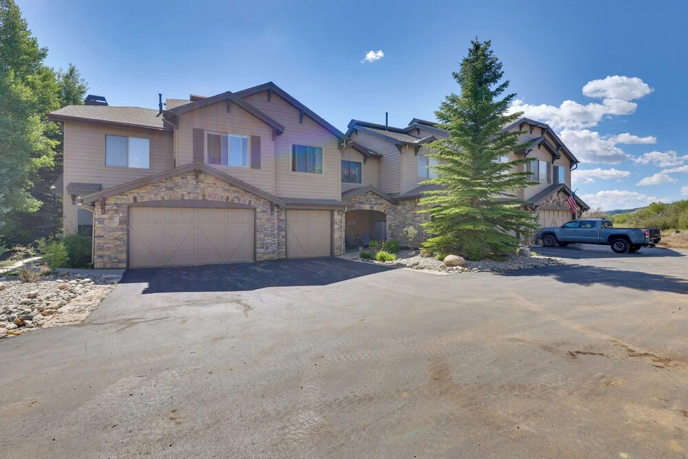 Stunning Mtn Views & Hot Tub: Silverthorne Retreat