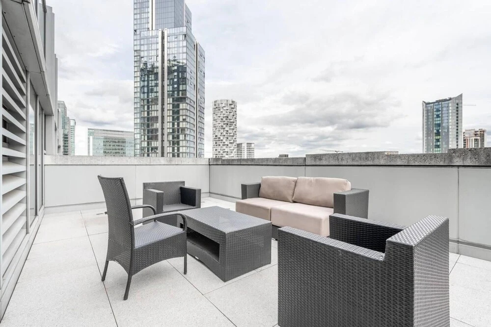 4 Bed Penthouse - Sleeps 10 - Parking - Smoking