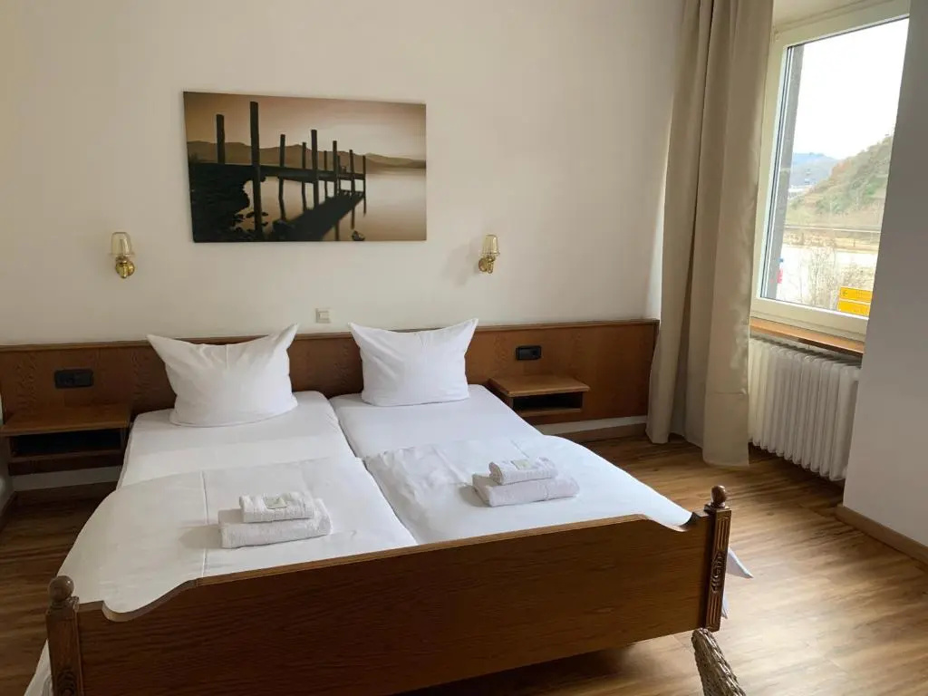 Standard Double room with mountain view (full double bed)
