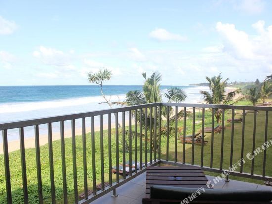 The Long Beach Resort