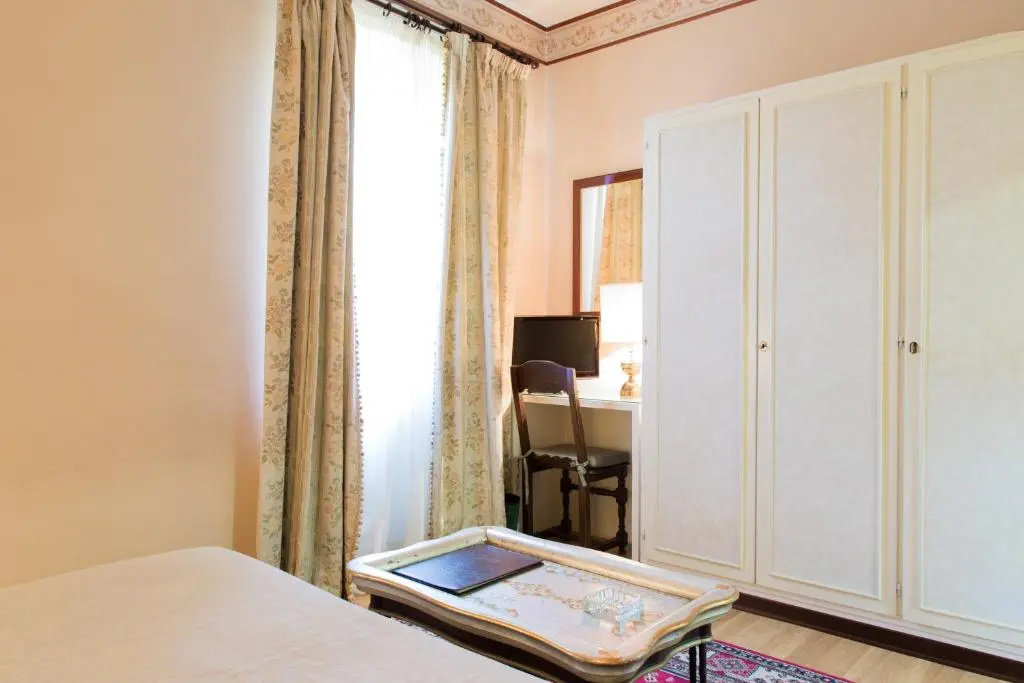 Classic Double room (full double bed)