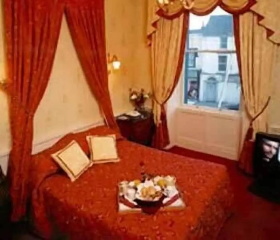 Greville Arms Hotel - Général