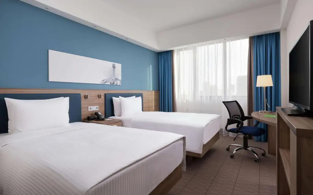 Hampton by Hilton Astana Triumphal Arch Room Type - QUEEN ROOM