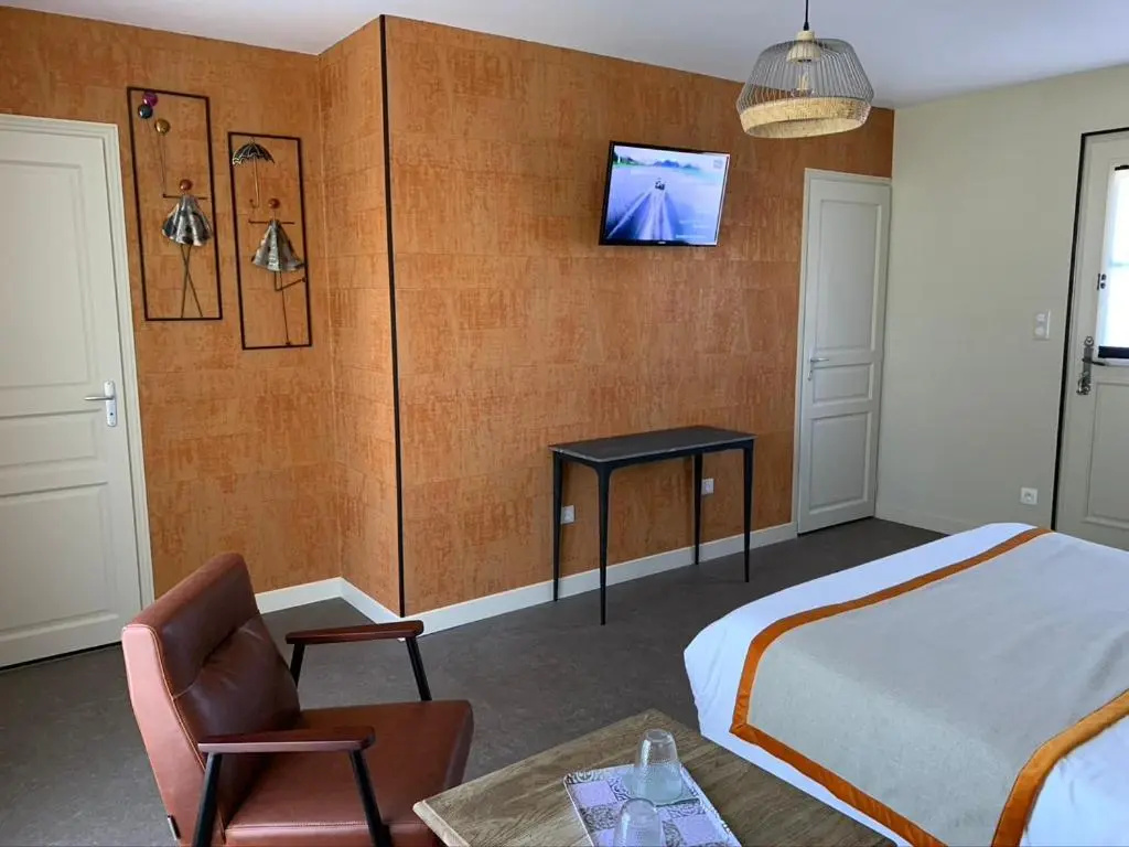 Deluxe Double room with balcony (full double bed)