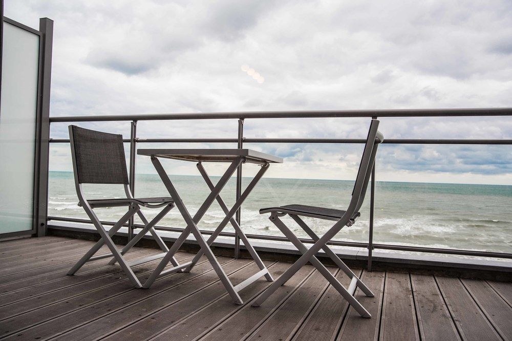 Beach & Waterfront