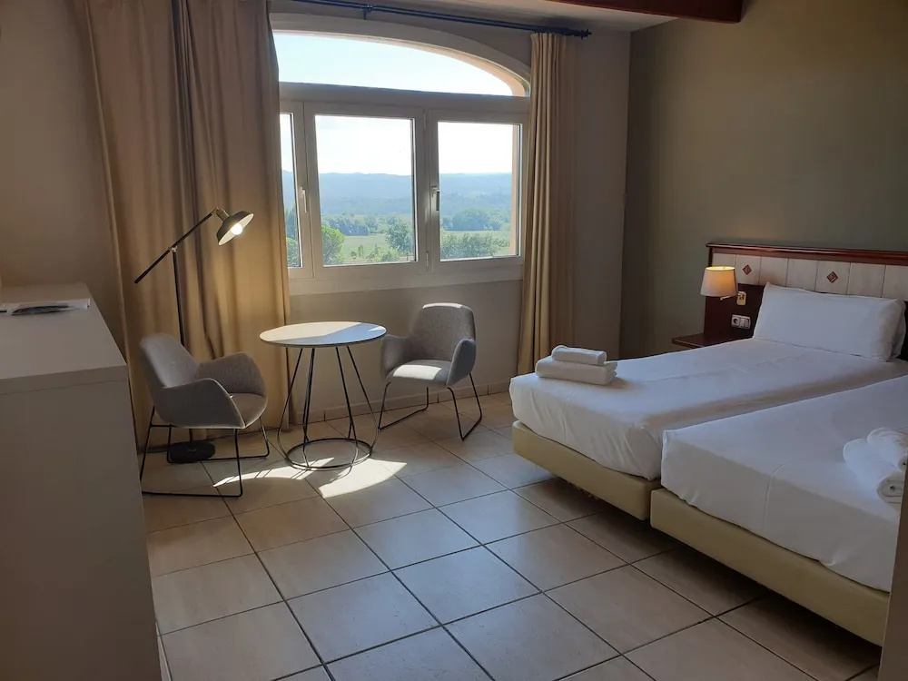 Standard Double room with balcony (full double bed)