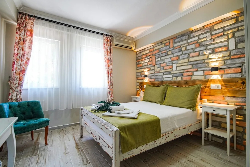 Standard Double room with land view (full double bed)
