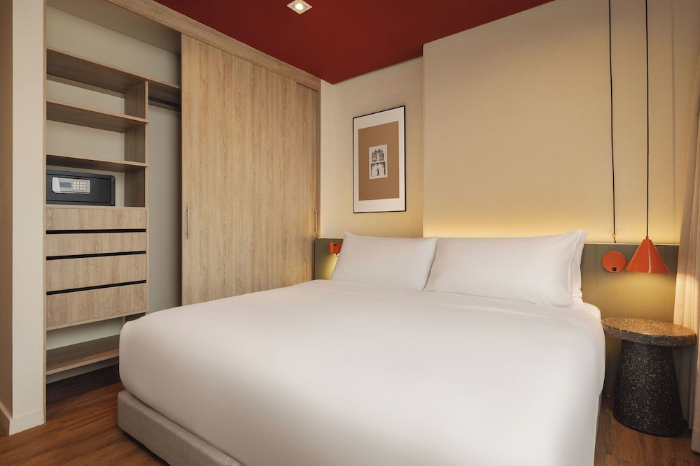 Double Junior Suite with balcony and with mountain view (full double bed)