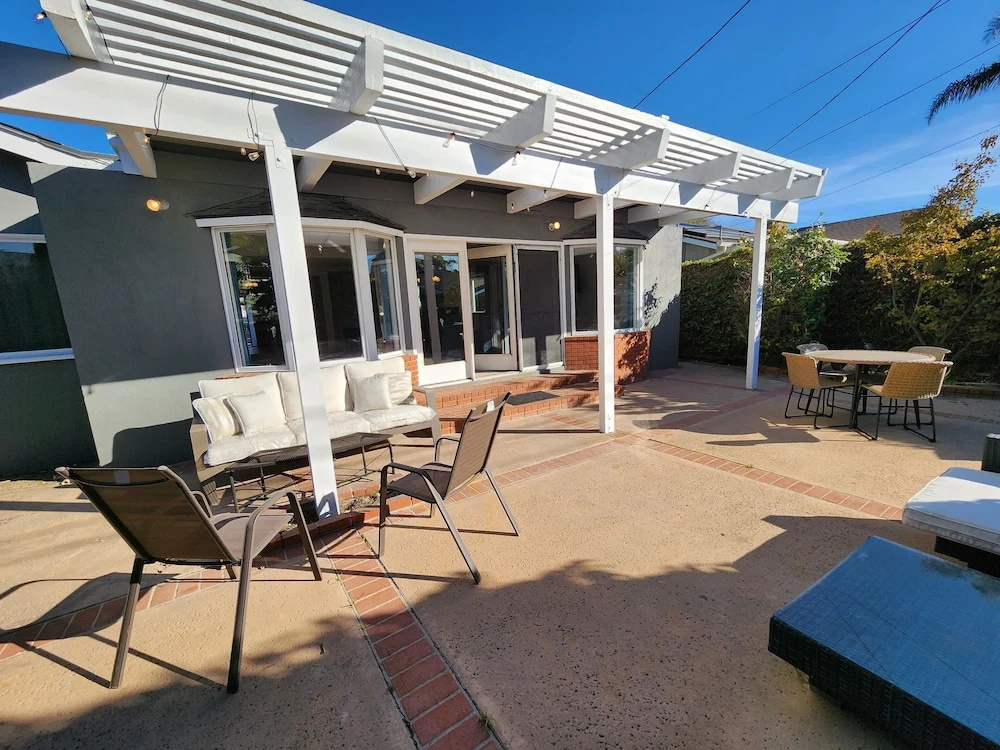 Near the beach and central located