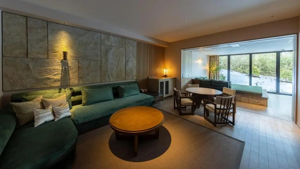 Luxury Corner Suite