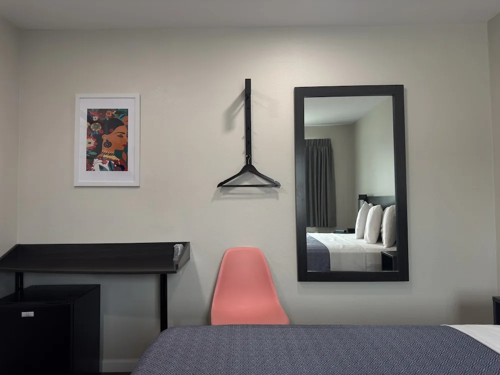 Отель La Casita Inn в Лос-Анджелесе